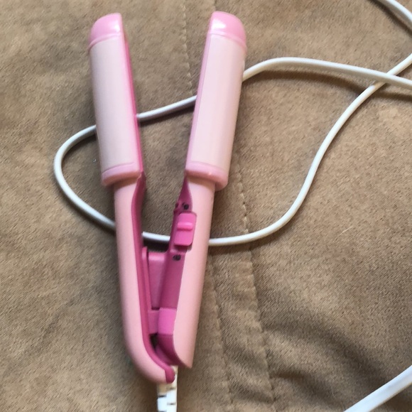 John Frieda wavy curl curling iron & flat iron - Picture 9 of 9